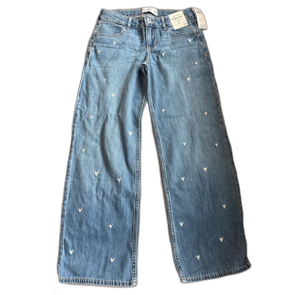 NWT Abercrombie Kids Low Rise Baggy jeans. Medium Wash with Hearts. Size 9/10 - Picture 3 of 10